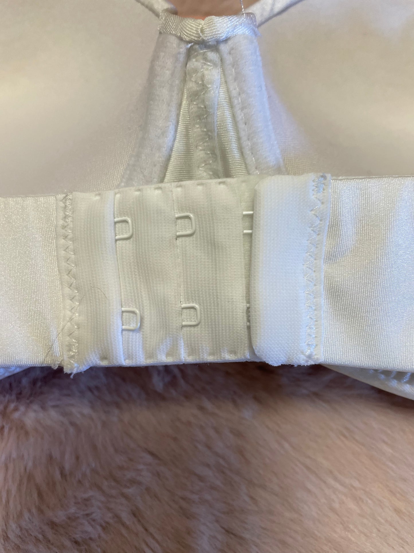 Vanity Fair White Bra C36