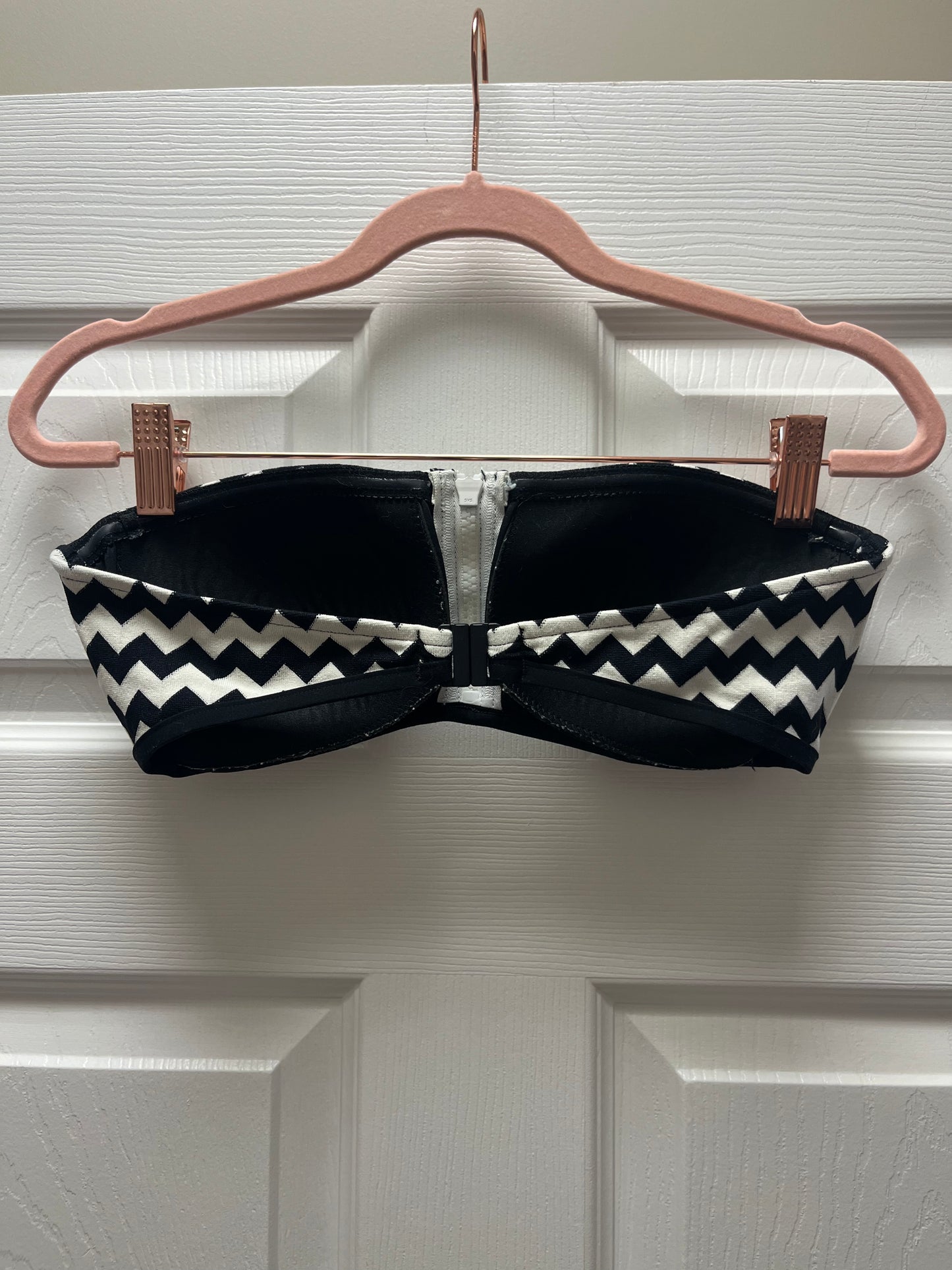 B&W Bikini Top Sz Medium