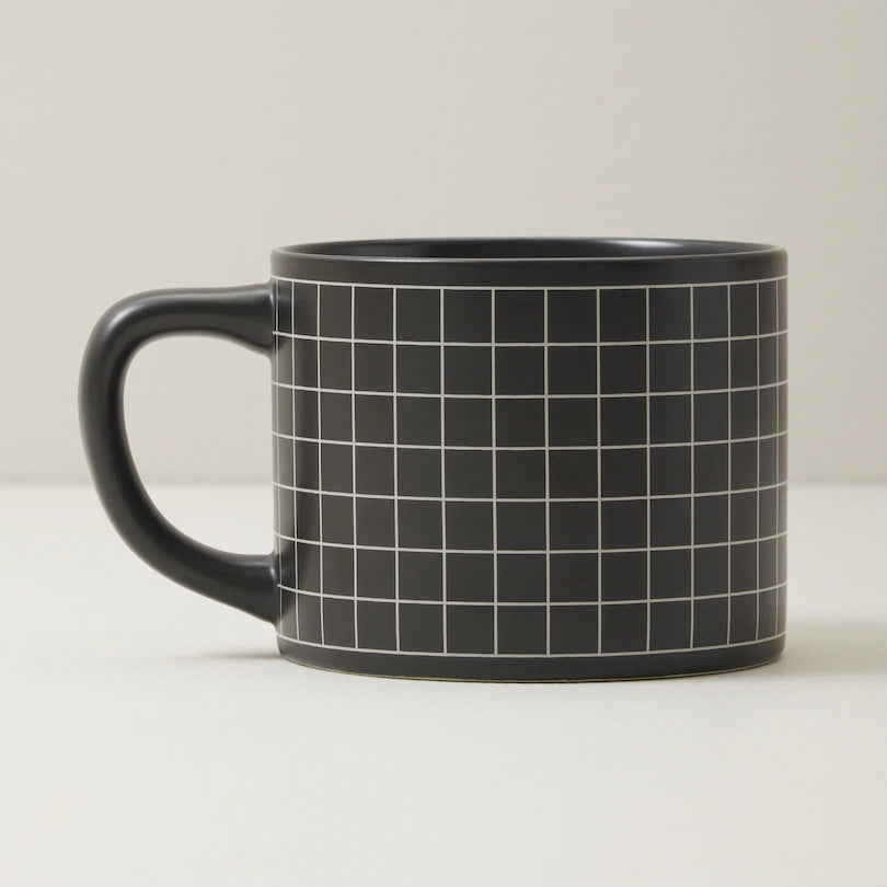 BLACK GRID MUG