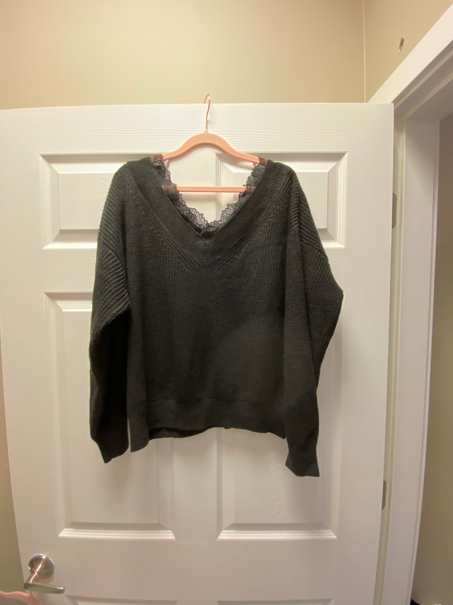 H&M Sweater Size Medium