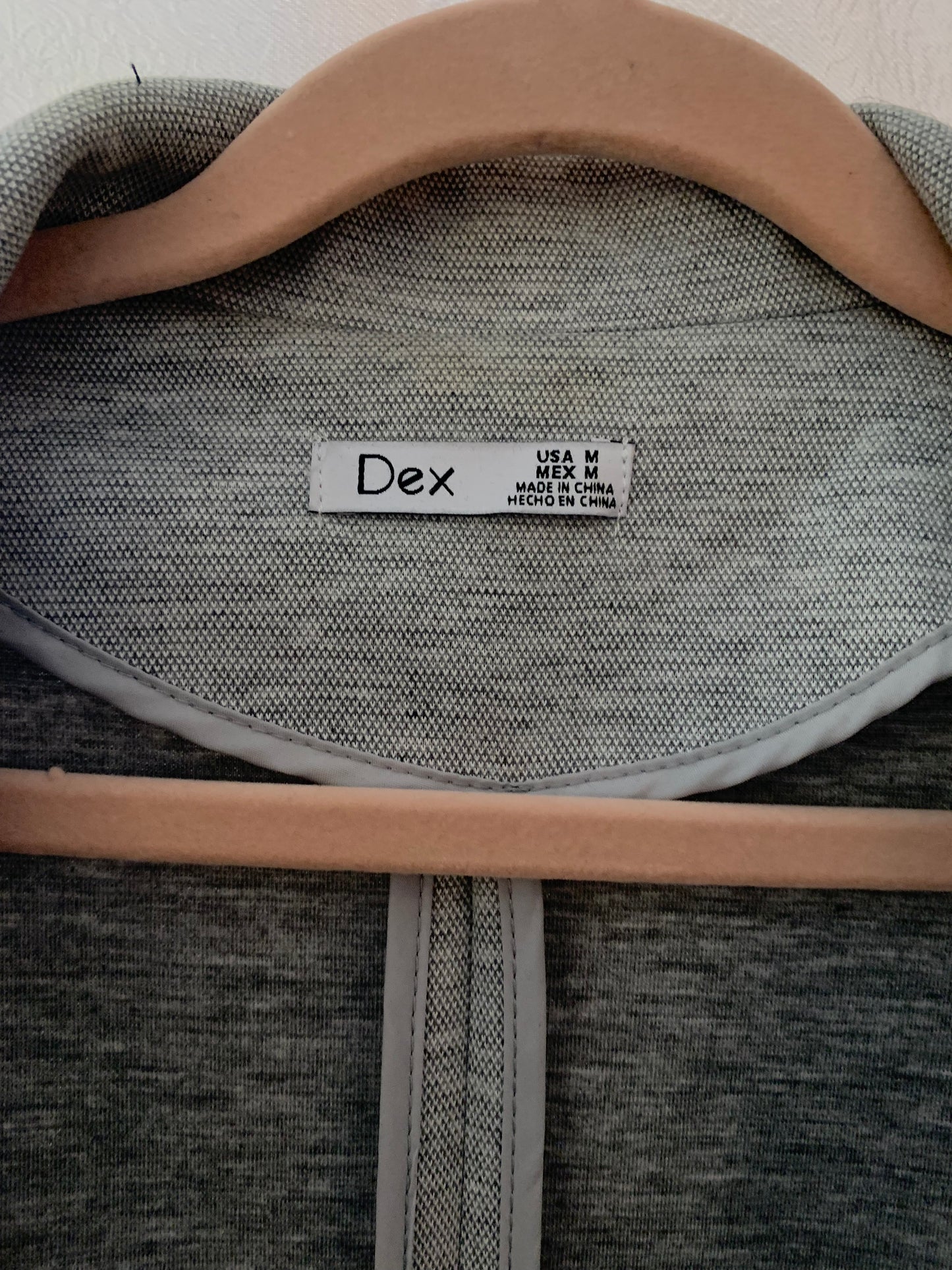 Dex Long Grey Blazer Style Jacket Size Medium. Close up of size tag. 