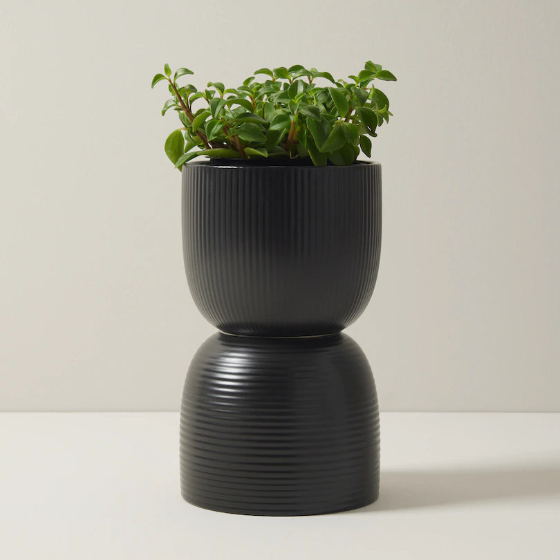 TABLETOP ARCH PEDESTAL PLANTER, BLACK