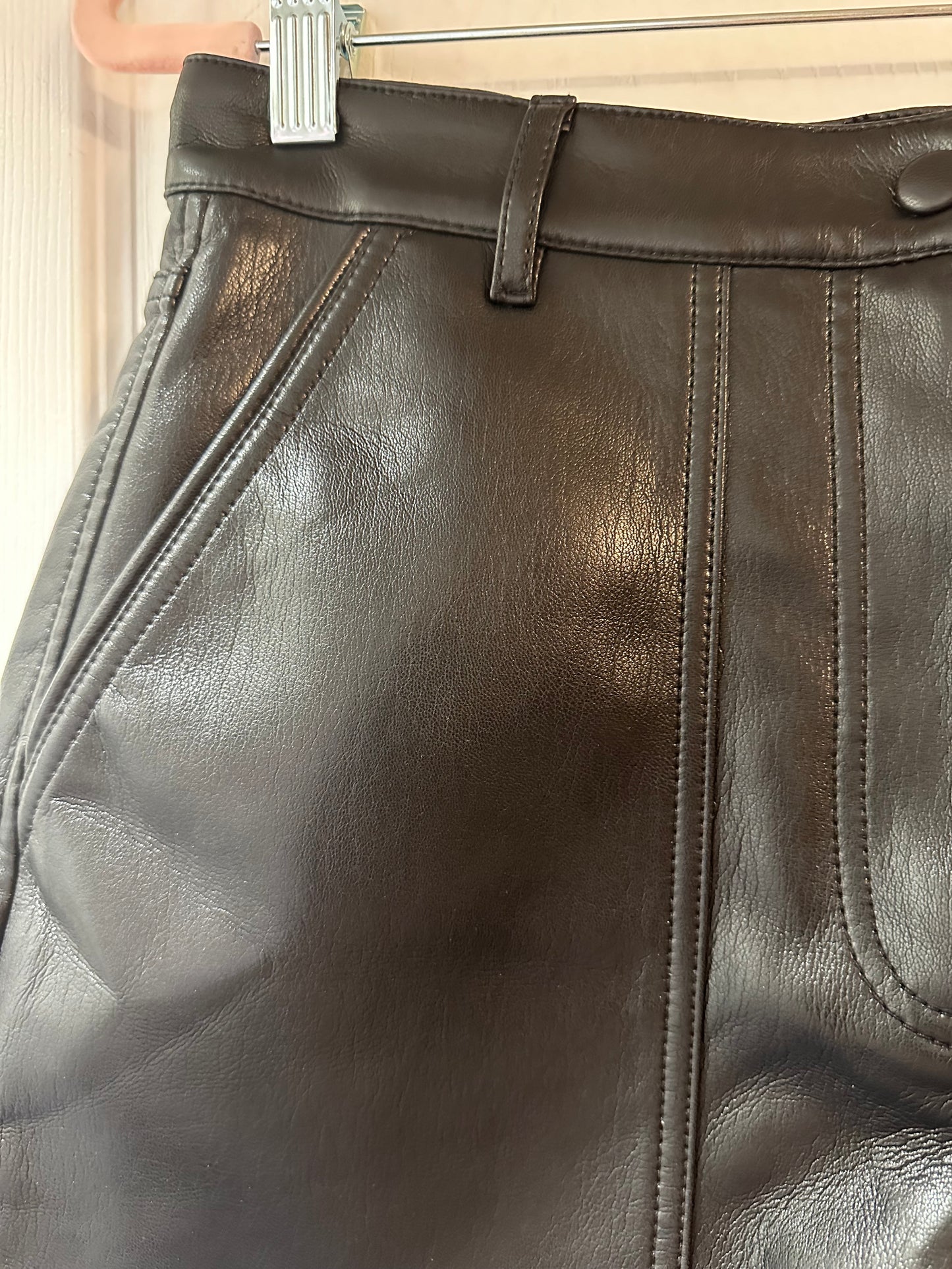 Wilfred Faux Leather Shorts Sz 8