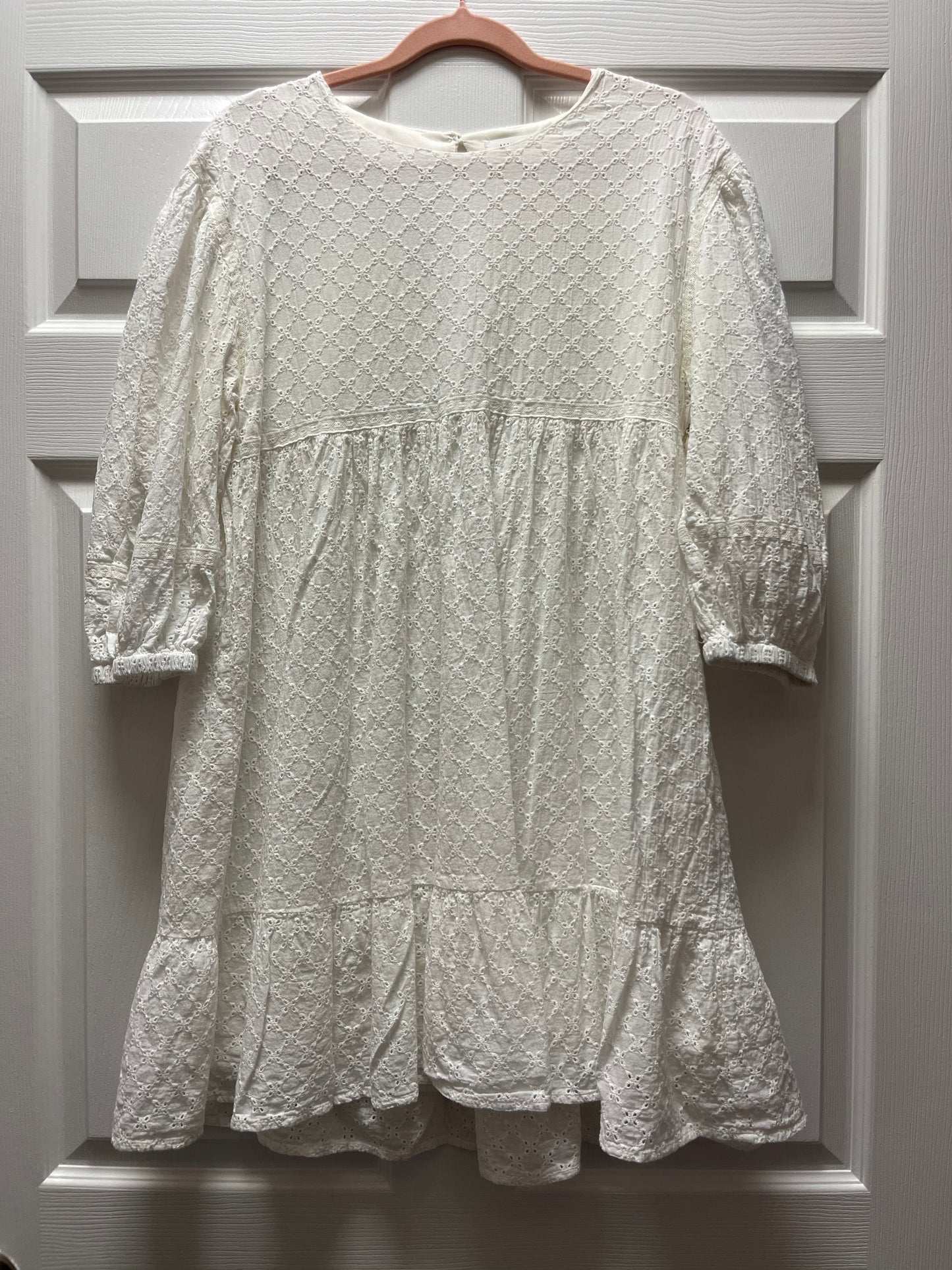 Mainland Collective White Eyelet Dress Sz L