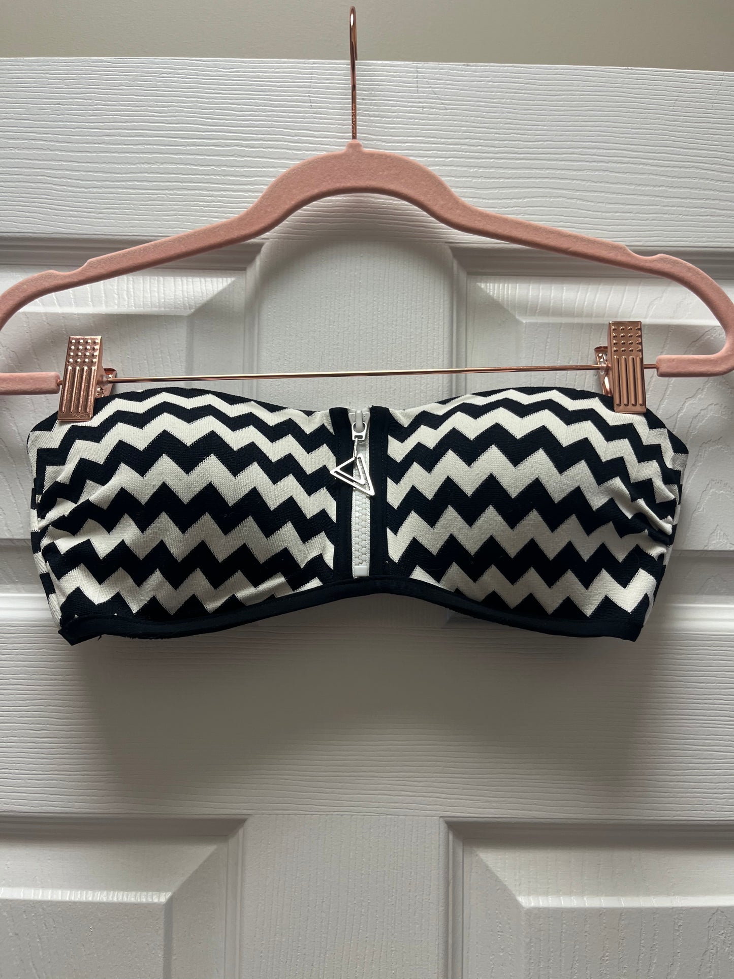 B&W Bikini Top Sz Medium