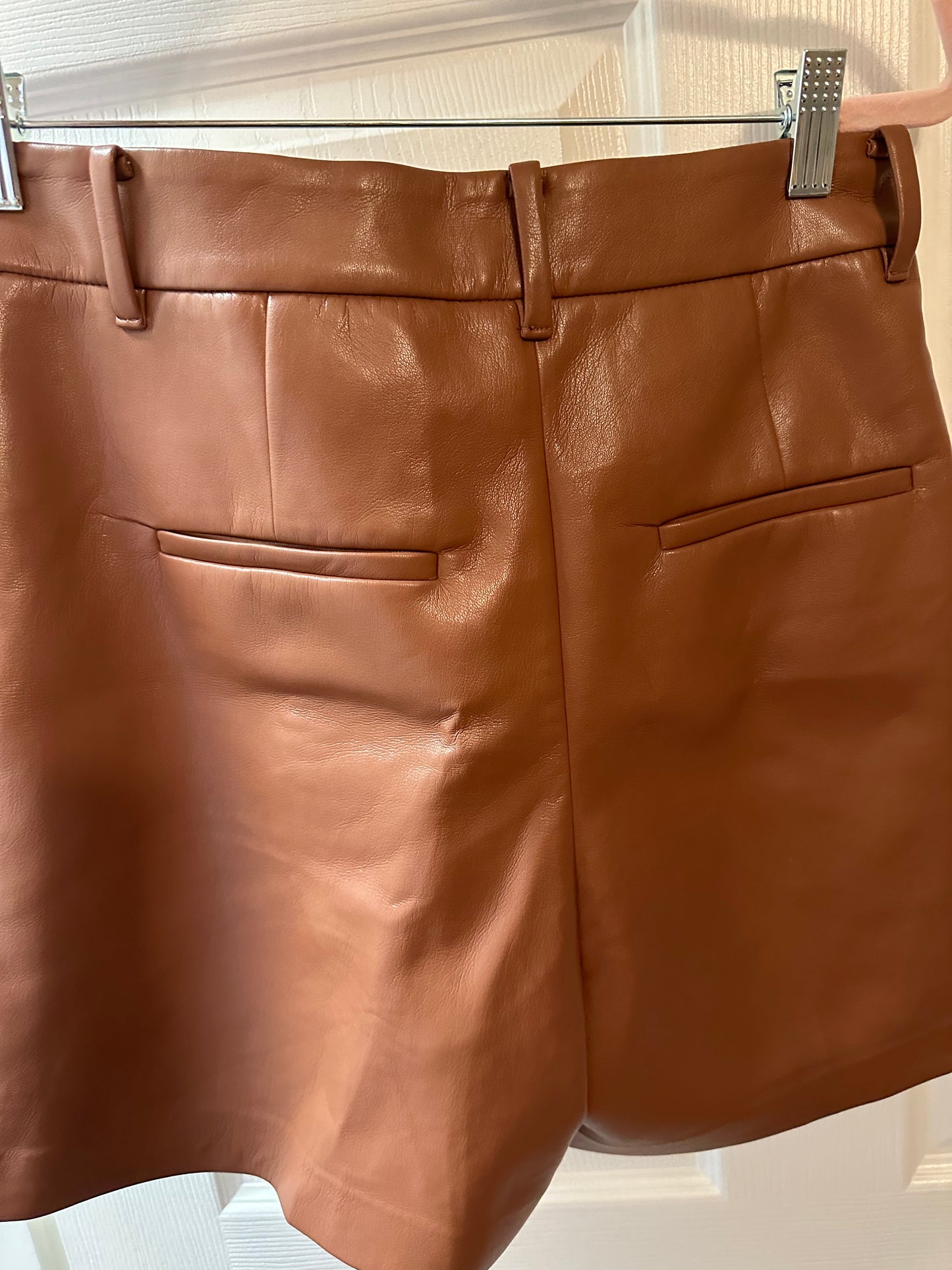 Wilfred Vegan Leather Shorts Sz 8