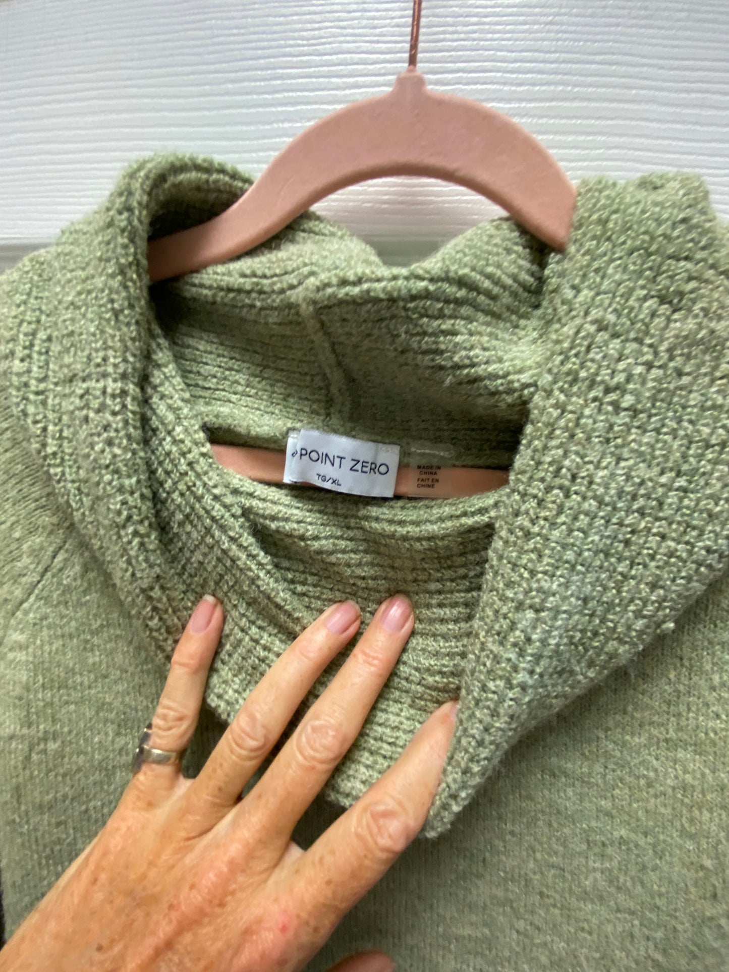 Point Zero Green Sweater - Sz X-Large