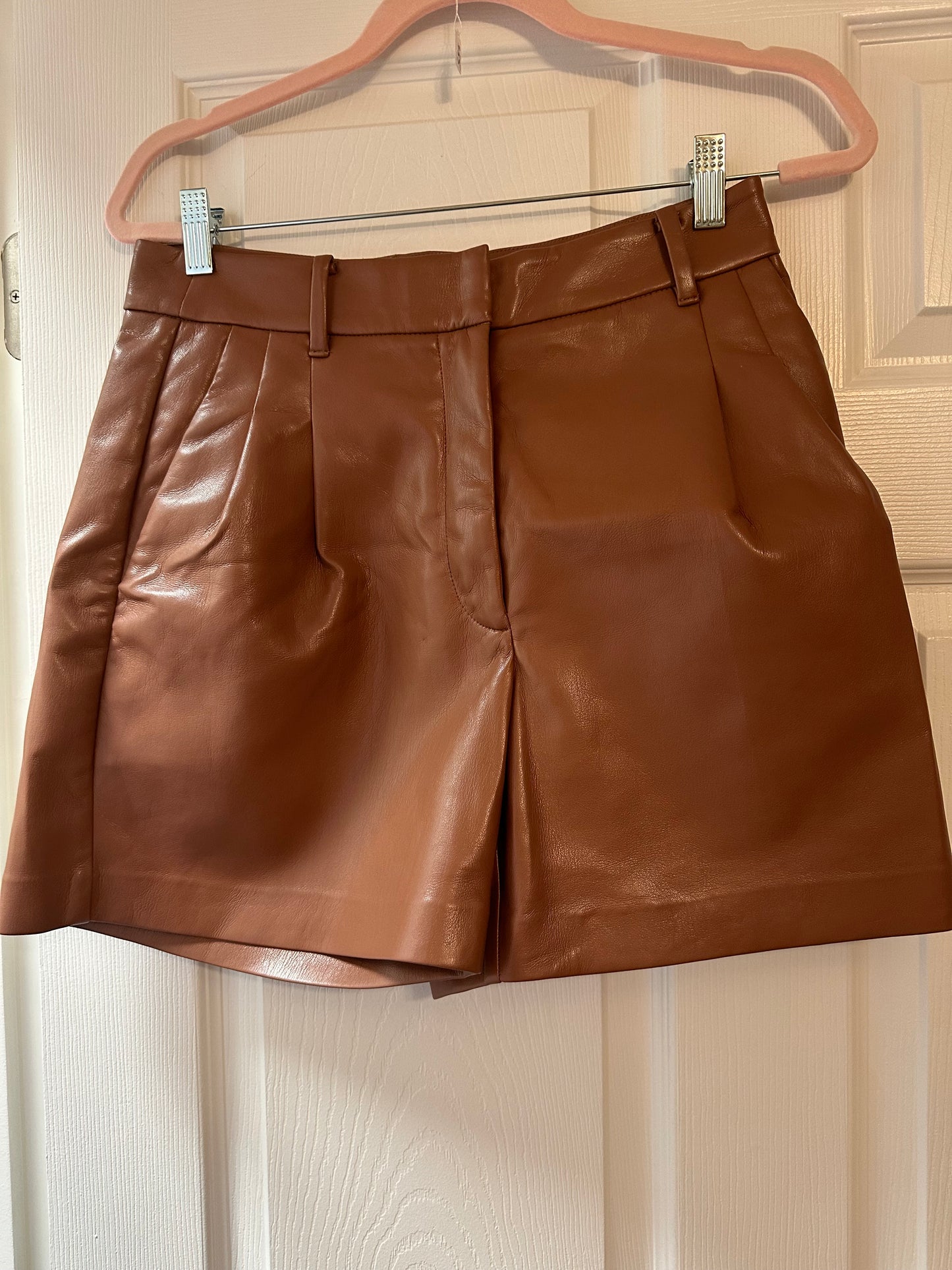 Wilfred Vegan Leather Shorts Sz 8