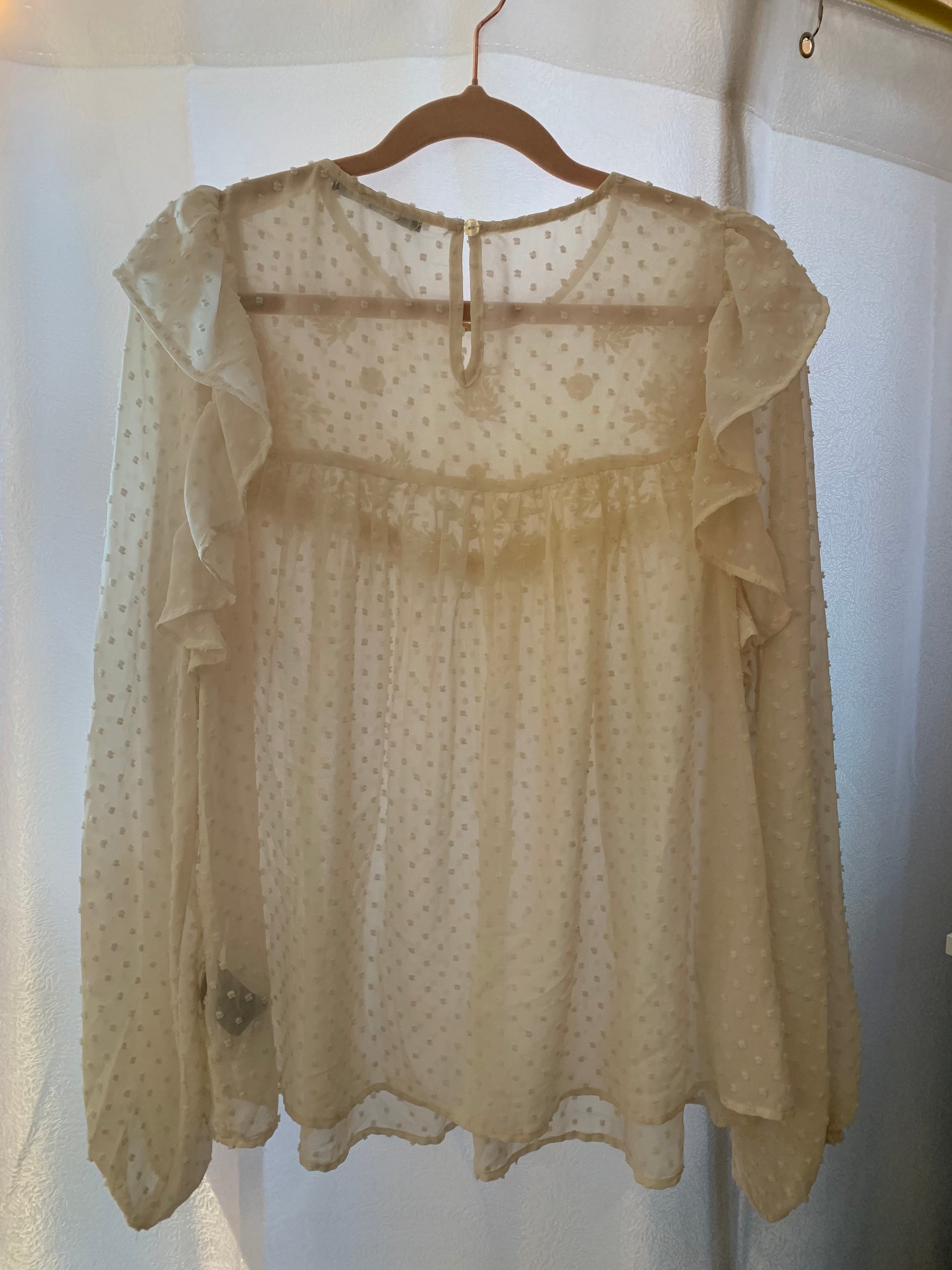 Suzy Shier Cream Lace Blouse Size Medium