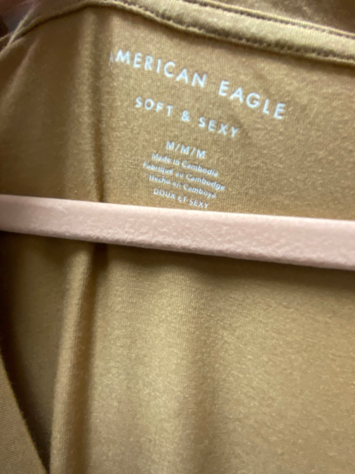 American Eagle V-Neck Sz M NWOT