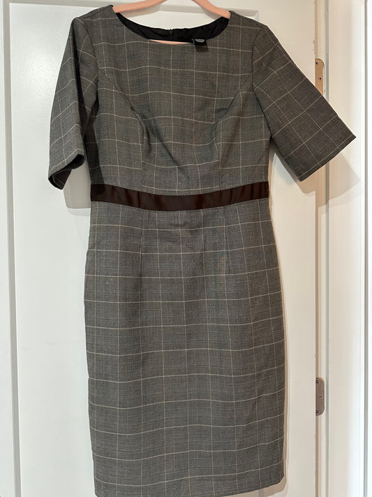 Chapter One Plaid Dress Size 6