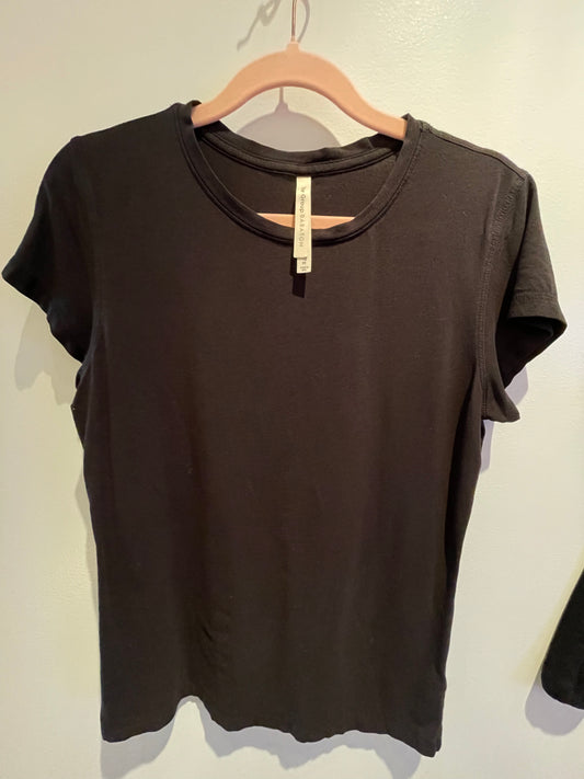 The Group Babaton Black T-Shirt Size Medium