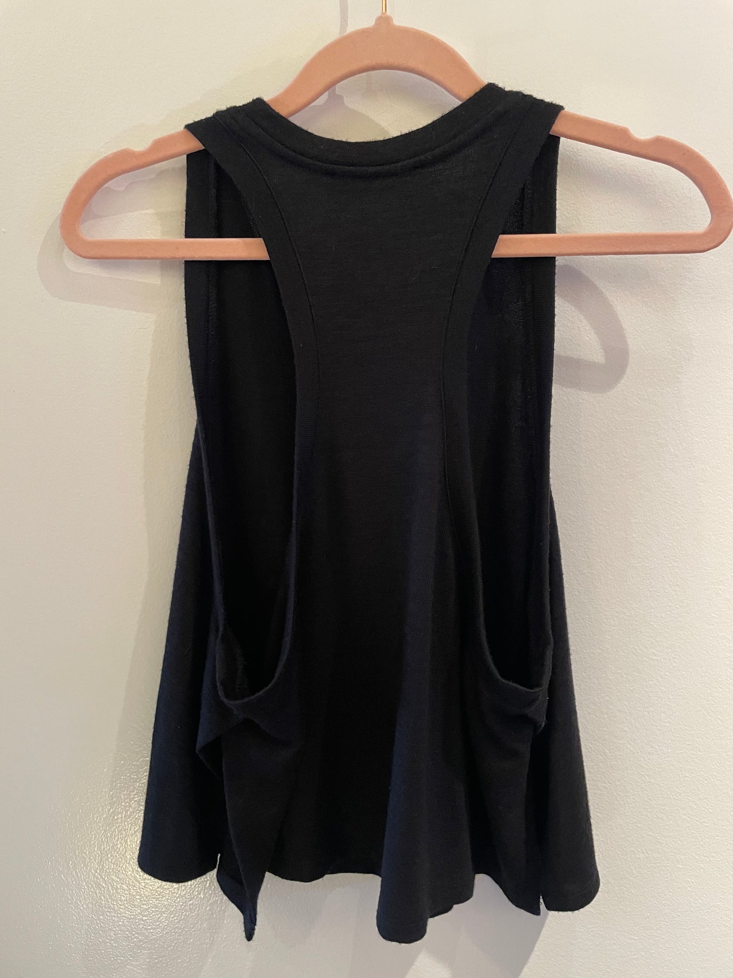 Black Wilfred Free Flowy Tank Size medium