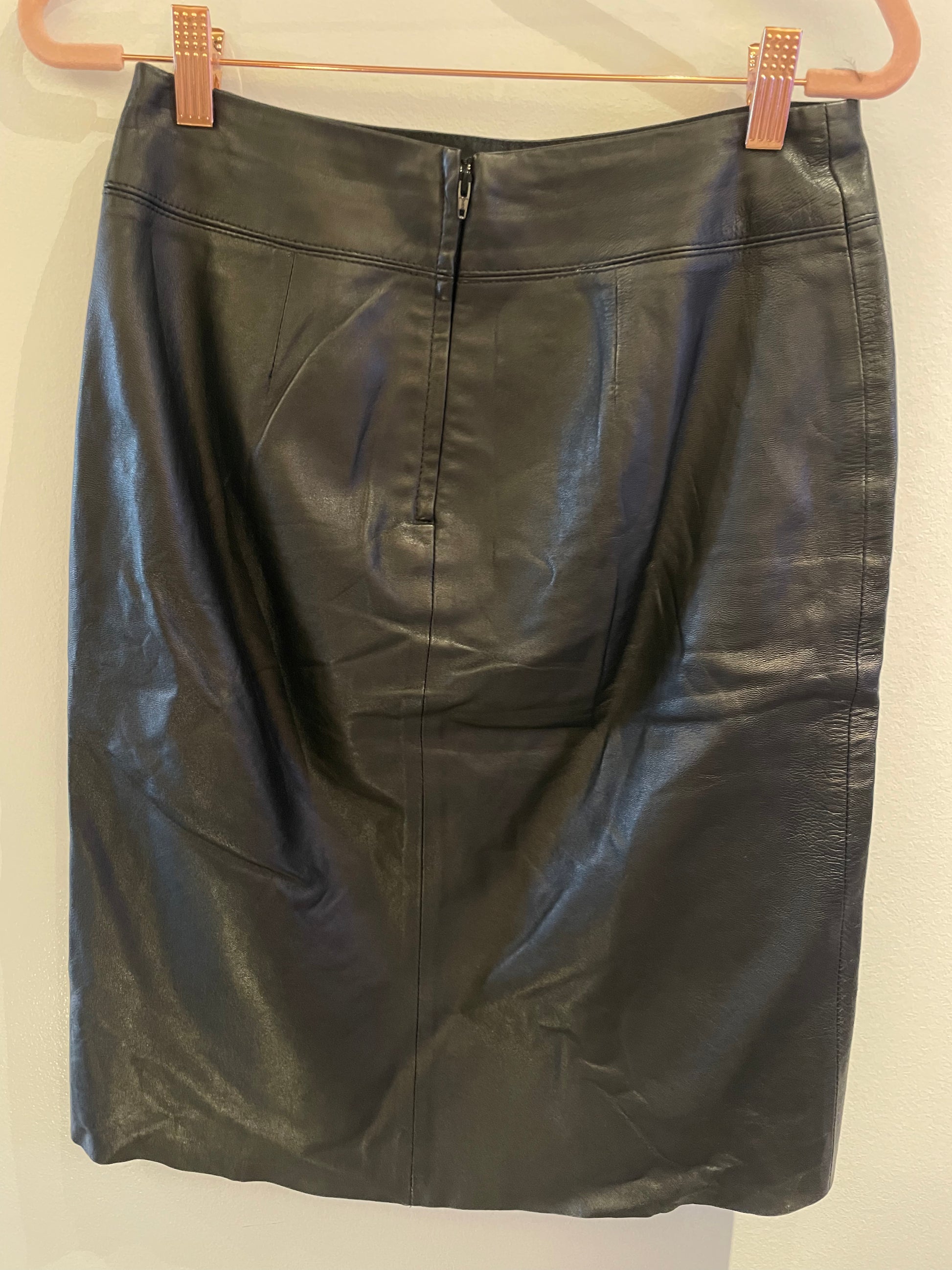 100% Leather BCBG MAXAZRIA Skirt Size 2