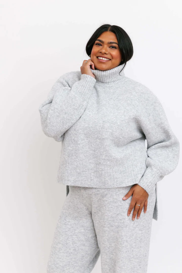 LOREN TURTLENECK SWEATER IN LIGHT HEATHER GREY - VARIOUS SIZES