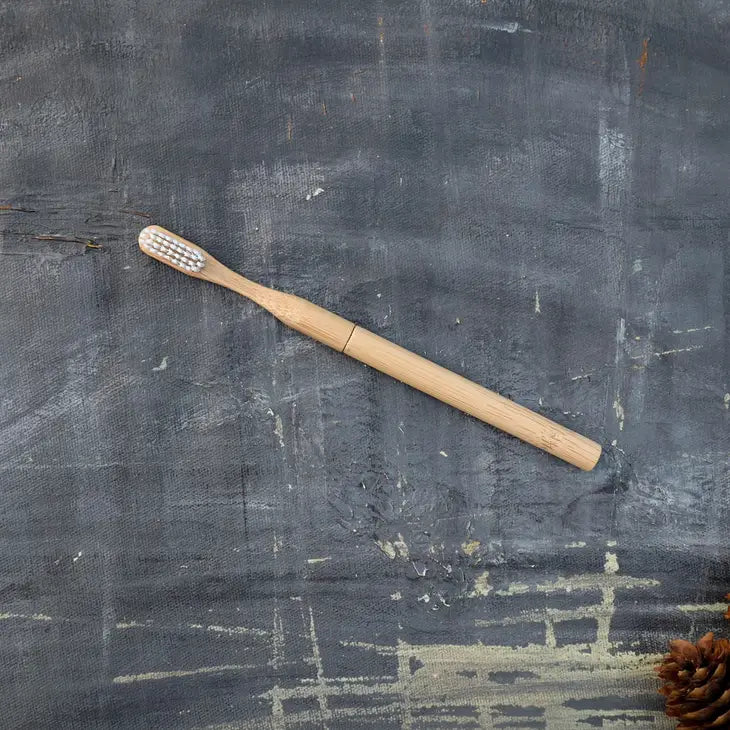 Refillable Bamboo Toothbrush (Canada only) | 2 Refills