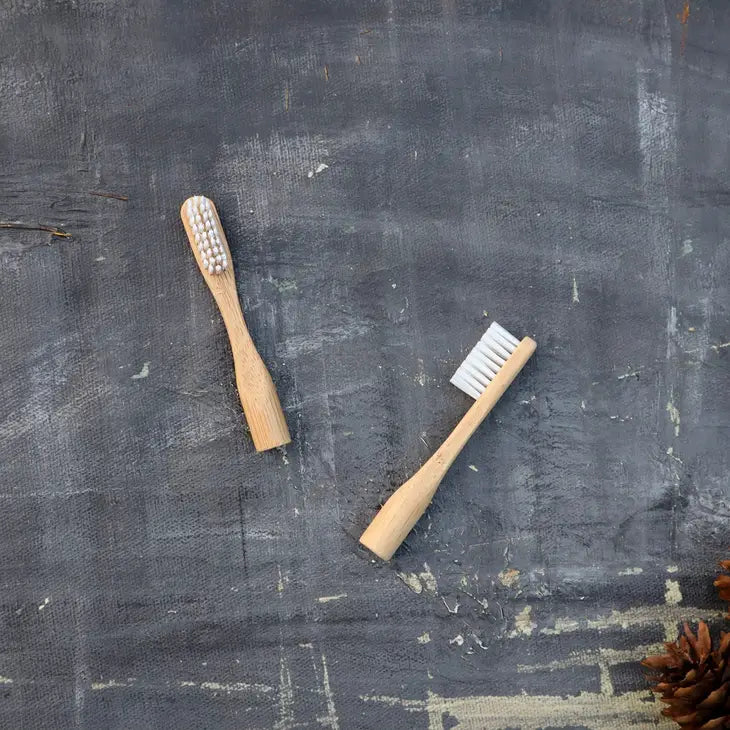 Refillable Bamboo Toothbrush (Canada only) | 2 Refills