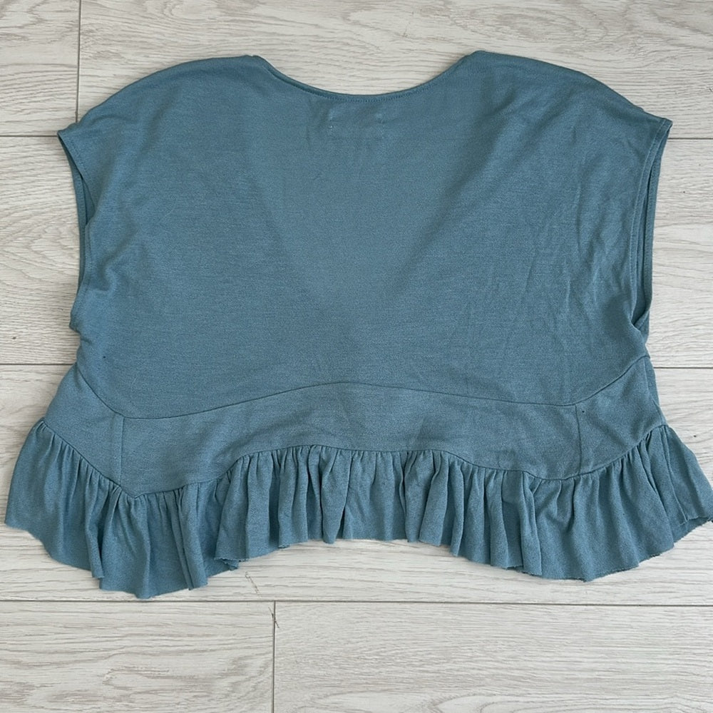 Urban Outfitters Cap Sleeve button up blouse Size Small/Med