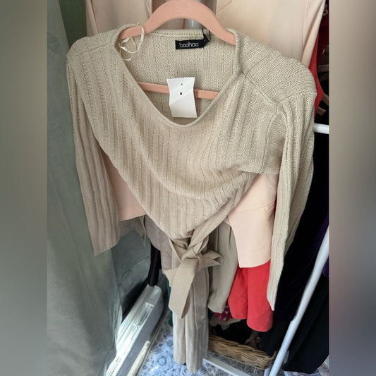 Boohoo Tan Off-the-Shoulder Sweater Size XS