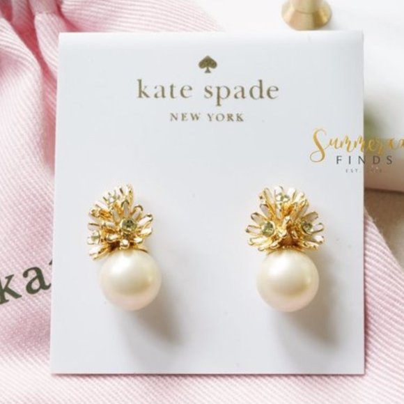 Kate Spade Loves Me Flower & Pearl Stud Earrings NWT