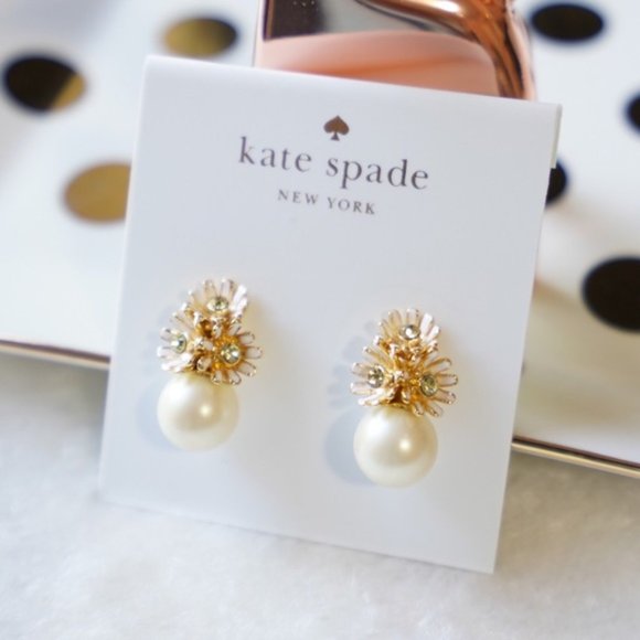 Kate Spade Loves Me Flower & Pearl Stud Earrings NWT