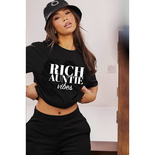 RICH AUNTIE VIBES GRAPHIC WOMEN TEE